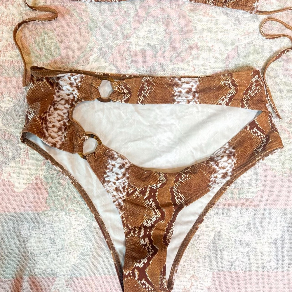 Matte Collection Bikini XL - Picture 2 of 6